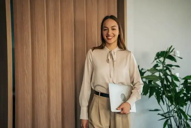 iStock-JungeFrau- Block 5 Nr.2